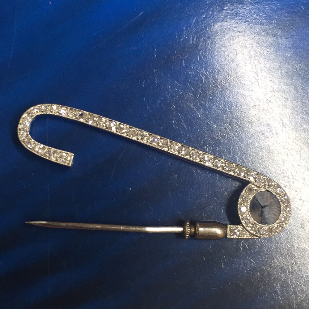 Art Deco Diamond onyx Platinum safety pin